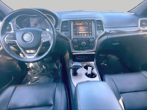 Used 2014 Jeep Grand Cherokee Overland AWD/4WD image 15