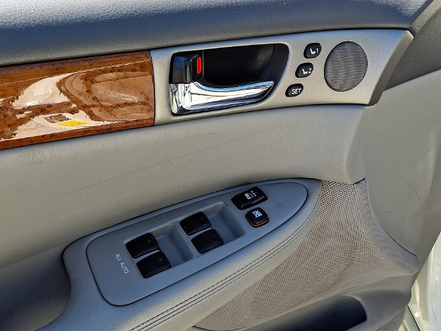 Used 2005 Lexus ES 330 FWD image 11