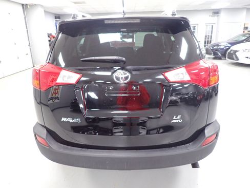 Used 2014 Toyota RAV4 LE image 20