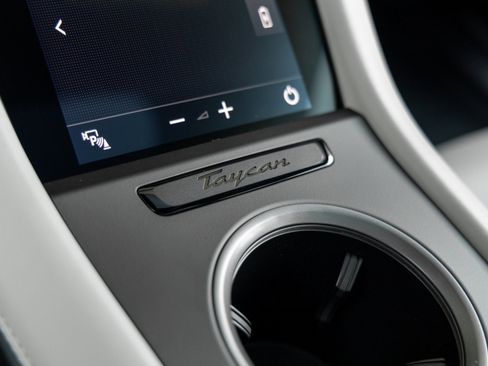 Certified 2025 Porsche Taycan image 25