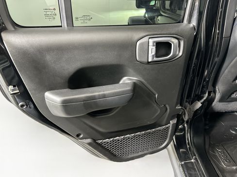 Used 2022 Jeep Wrangler Unlimited Rubicon 4xe AWD/4WD image 25
