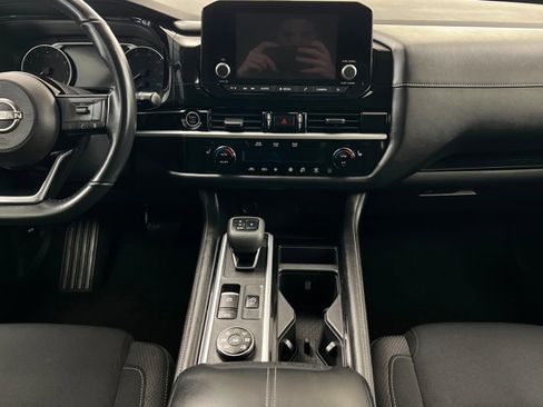 Used 2022 Nissan Pathfinder SV image 13