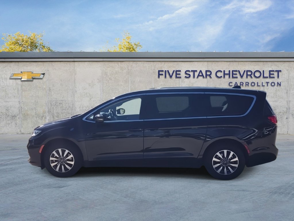 Used 2024 Chrysler Pacifica Limited FWD image 6