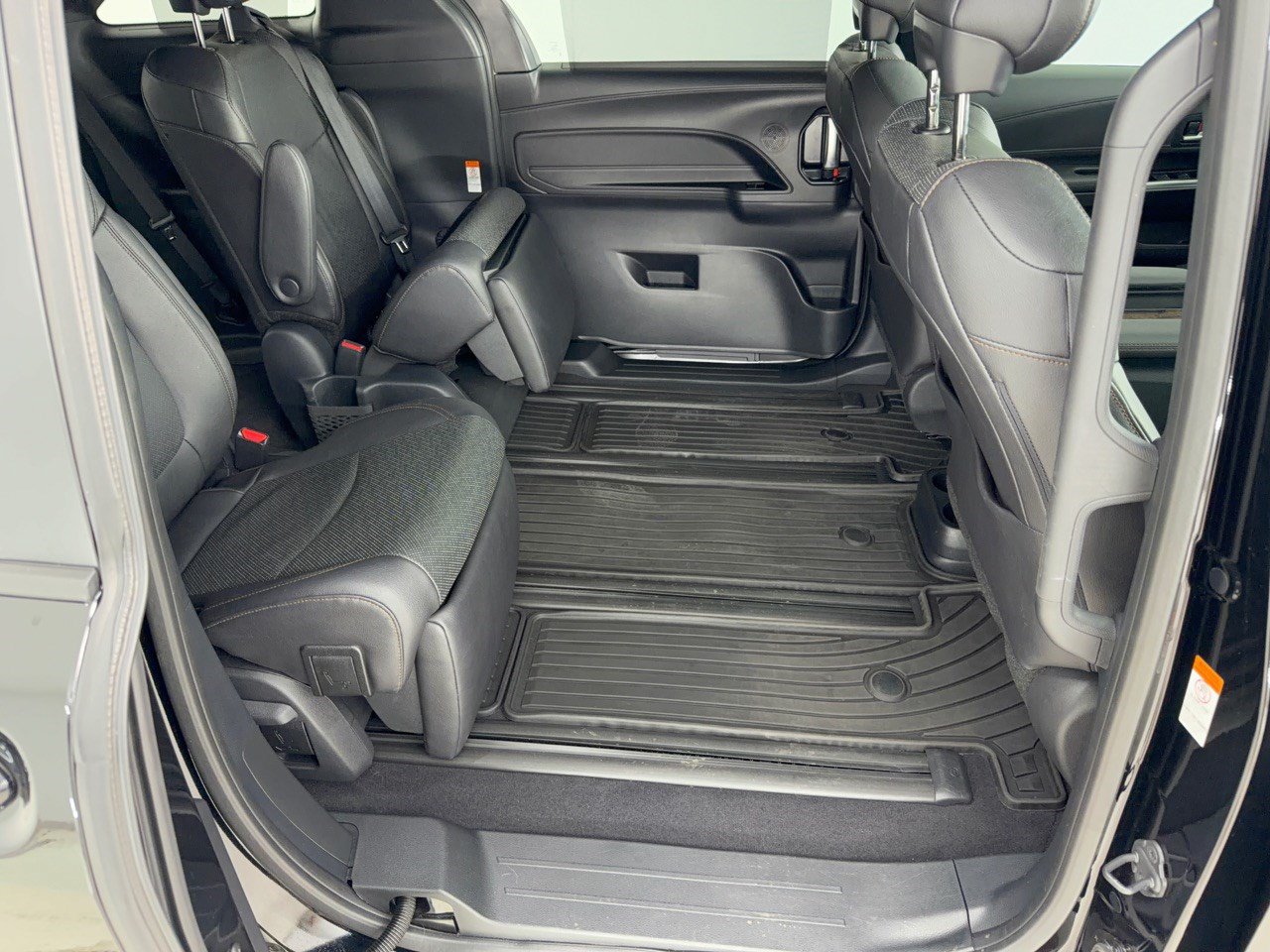 Certified 2026 Toyota Sienna Limited FWD image 29