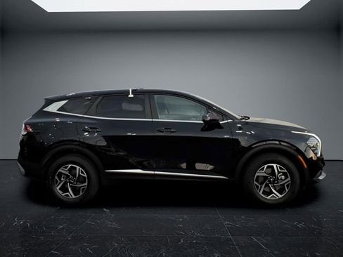 Used 2025 Kia Sportage LX AWD/4WD image 2