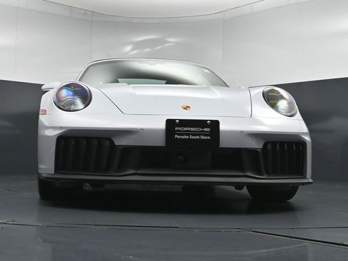Certified 2025 Porsche 911 Targa 4 GTS AWD/4WD image 31
