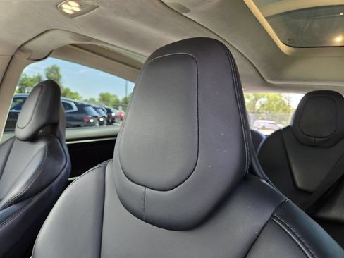 Used 2018 Tesla Model X 75D AWD/4WD image 16