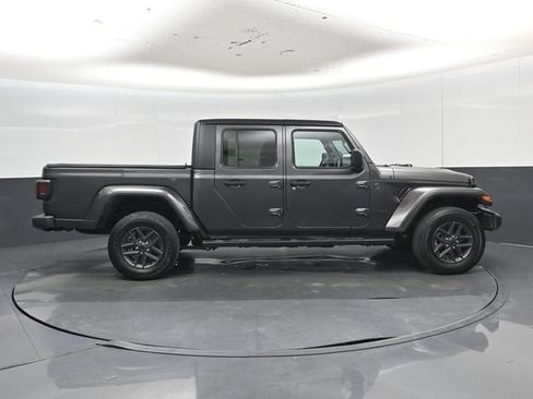 Used 2024 Jeep Gladiator Sport AWD/4WD image 30