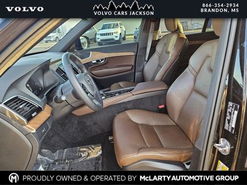 Used 2023 Volvo XC90 B6 Plus w/ Protection Package Premier image 13