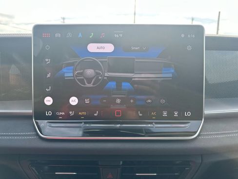 New 2025 Volkswagen Tiguan SE image 43