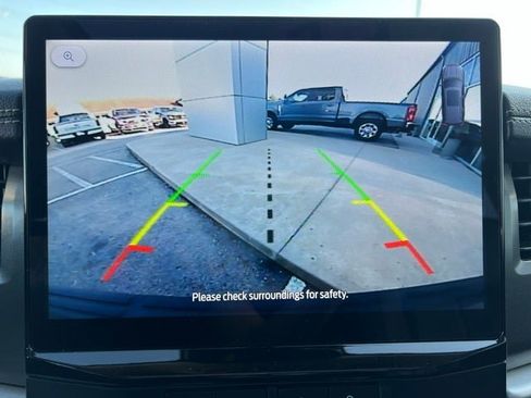 Used 2024 Ford Expedition XLT image 12