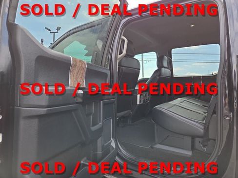 Used 2018 Ford F250 Lariat w/ Lariat Ultimate Package AWD/4WD image 11