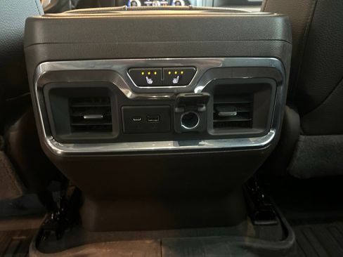Used 2020 GMC Sierra 2500 Denali w/ Denali Ultimate Package AWD/4WD image 16