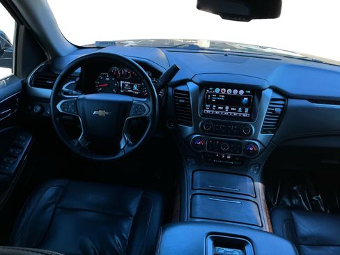 Used 2019 Chevrolet Suburban Premier image 14