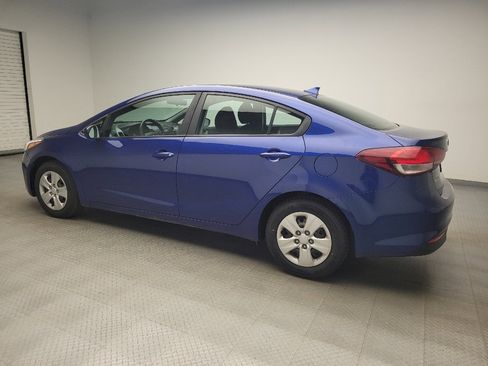 Used 2017 Kia Forte LX FWD image 3