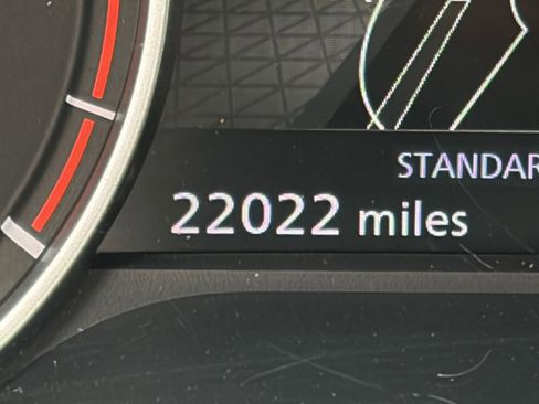 Used 2025 Nissan Rogue SV image 68