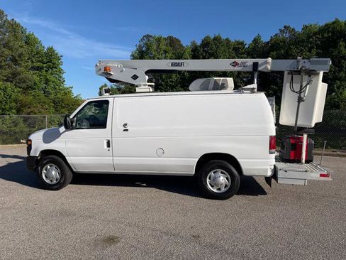 Used 2014 Ford E-350 and Econoline 350 Super Duty RWD image 8