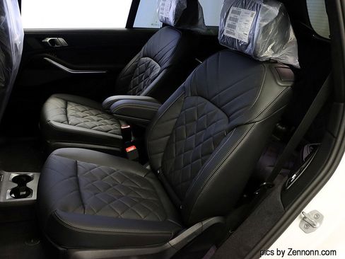 Used 2026 BMW X7 xDrive40i w/ M Sport Package image 12