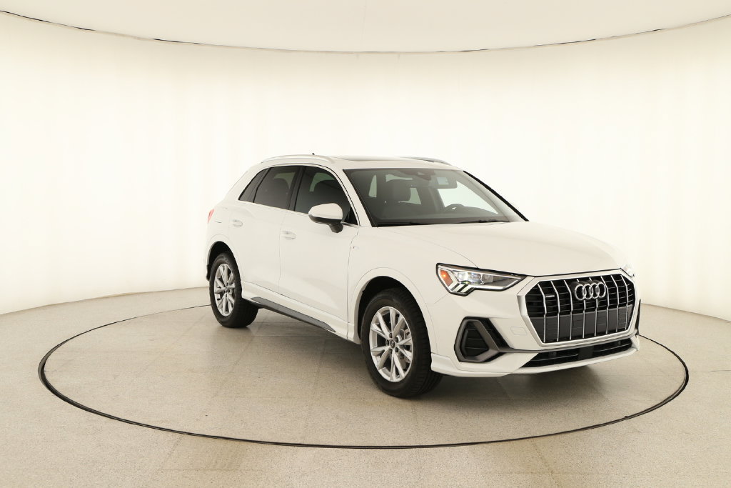 Certified 2024 Audi Q3 2.0T Premium w/ Convenience Package AWD/4WD image 10