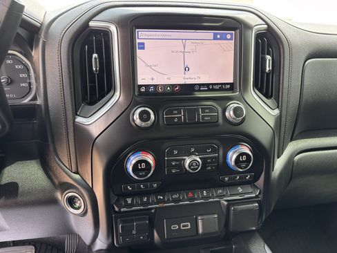 Used 2020 GMC Sierra 2500 AT4 w/ Technology Package AWD/4WD image 13