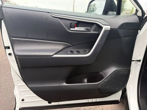 Used 2025 Toyota RAV4 SE AWD/4WD image 23
