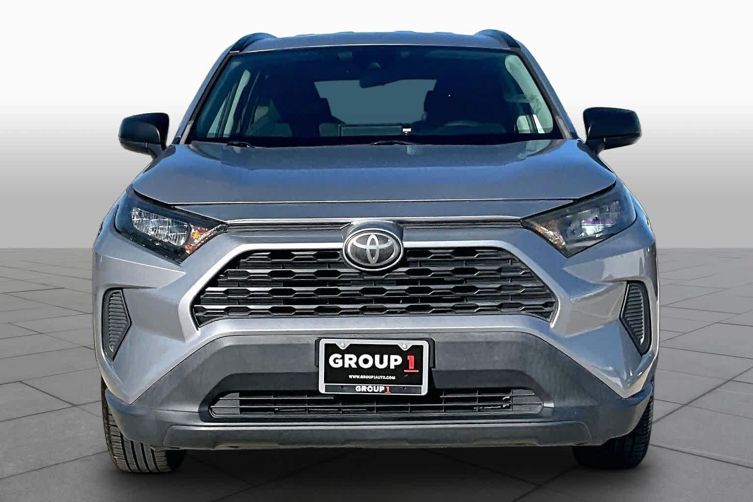 Used 2019 Toyota RAV4 LE FWD image 4