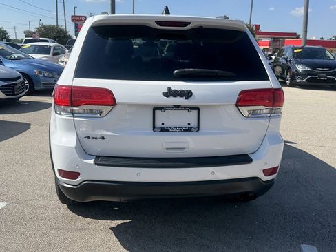 Used 2018 Jeep Grand Cherokee Laredo AWD/4WD image 8