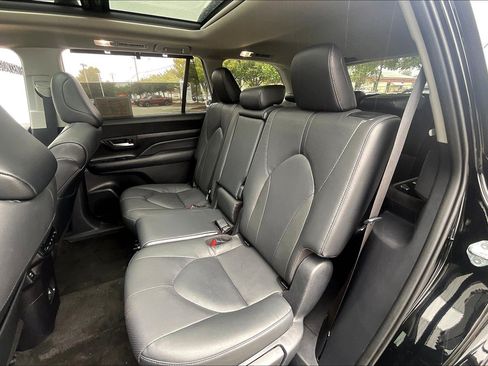 Used 2024 Toyota Grand Highlander AWD image 31
