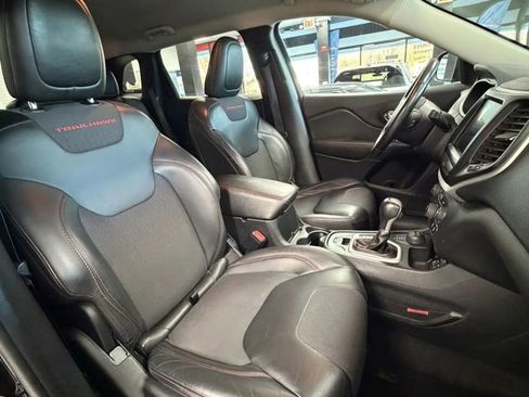 Used 2016 Jeep Cherokee Trailhawk w/ Cold Weather Group image 12