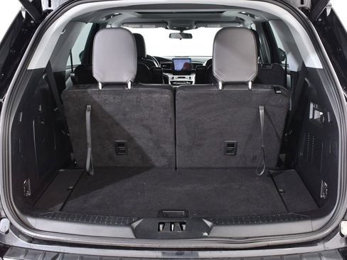 Used 2022 Ford Explorer XLT w/ Equipment Group 202A image 21