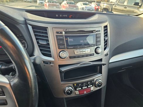 Used 2013 Subaru Outback 2.5i Premium image 25
