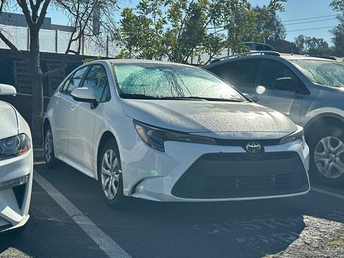 Used 2025 Toyota Corolla LE FWD image 2