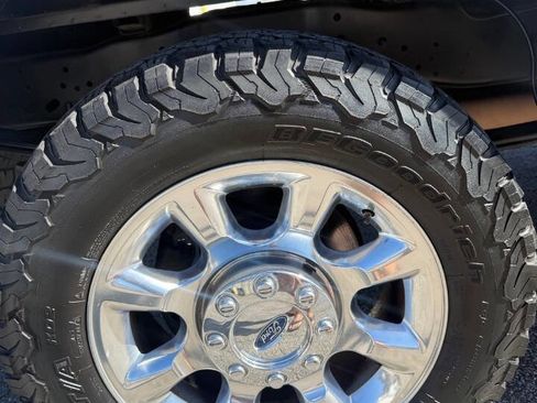 Used 2016 Ford F250 Lariat w/ Lariat Ultimate Package image 32