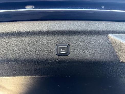 Used 2022 Chevrolet Suburban RST w/ Sport Performance Package AWD/4WD image 14