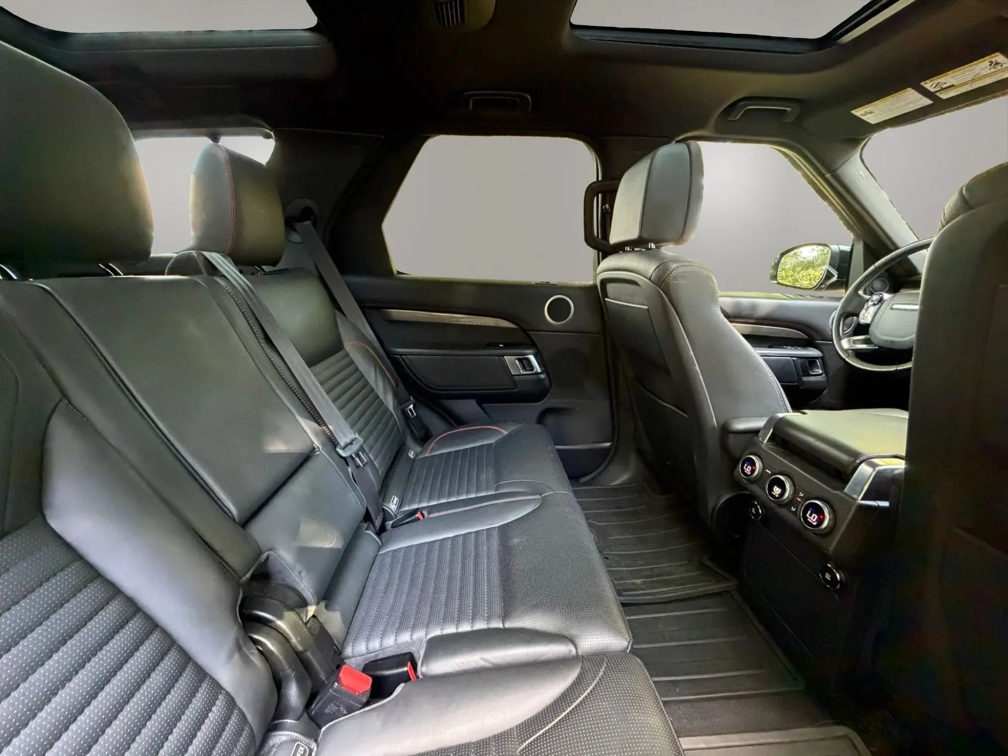 Used 2019 Land Rover Discovery HSE Luxury AWD/4WD image 13