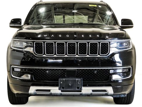 Used 2024 Jeep Wagoneer Series III AWD/4WD image 2