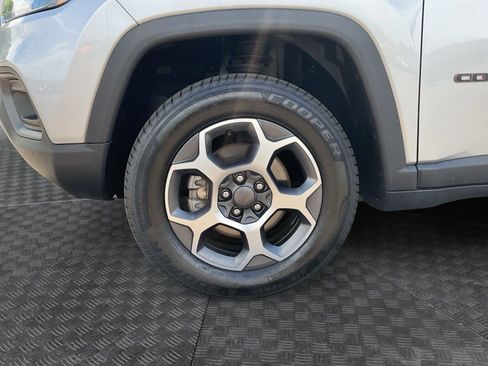 Used 2022 Jeep Compass Trailhawk w/ Sun and Sound Group AWD/4WD image 14