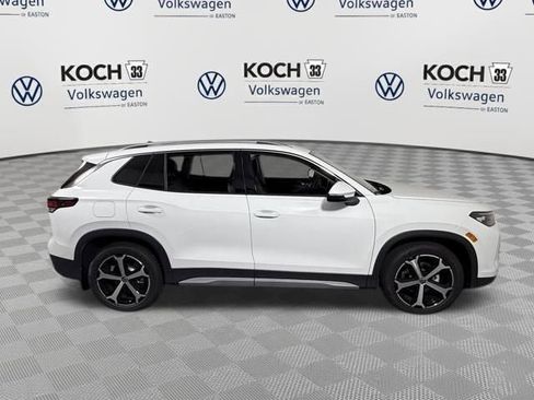 New 2026 Volkswagen Tiguan SE image 9