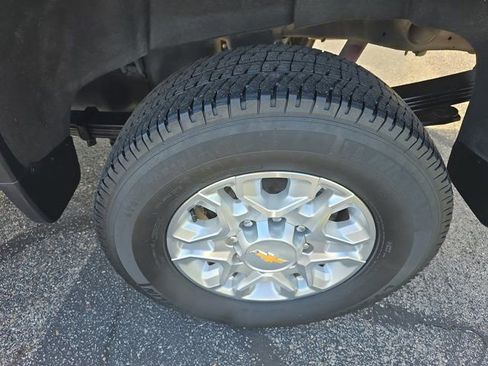 Used 2024 Chevrolet Silverado 2500 LT image 16
