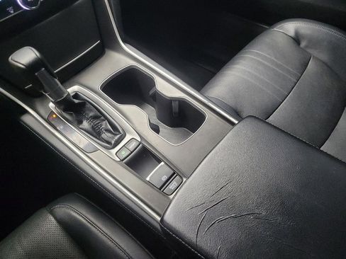 Used 2018 Honda Accord Touring image 26