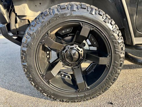 Used 2007 HUMMER H2 image 12