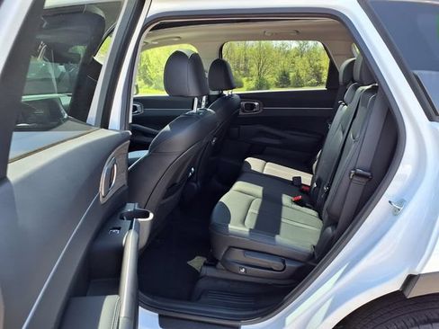 Used 2023 Kia Sorento S w/ Panoramic Sunroof Package AWD/4WD image 81
