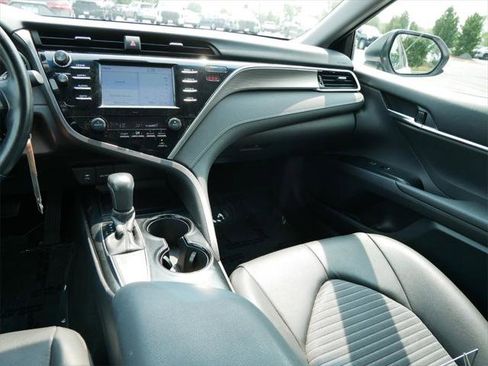 Certified 2018 Toyota Camry SE image 15