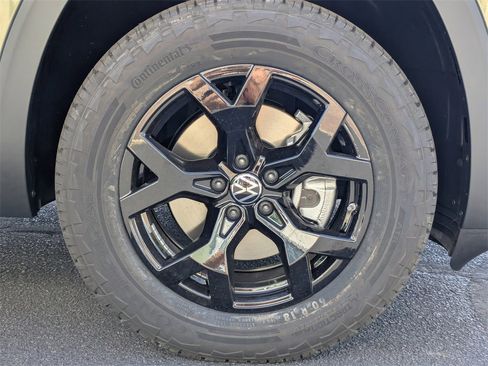 New 2026 Volkswagen Atlas Peak Edition image 13