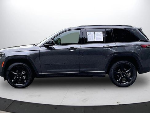 Certified 2023 Jeep Grand Cherokee Altitude AWD/4WD image 5