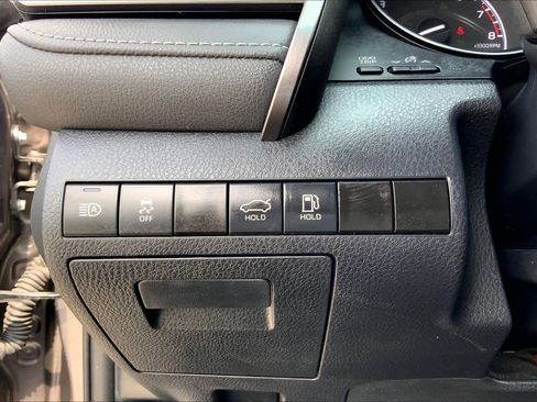 Used 2024 Toyota Camry SE FWD image 33