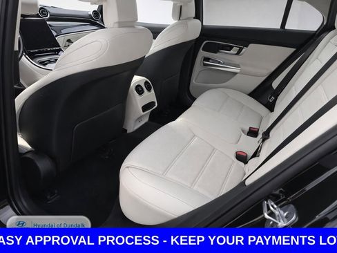 Used 2024 Mercedes-Benz GLC 300 4MATIC w/ Advanced USB Package image 18