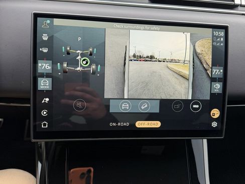 Used 2025 Land Rover Range Rover Sport Dynamic SE image 28