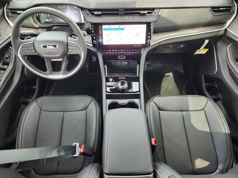 New 2026 Jeep Grand Cherokee L Limited AWD/4WD image 19