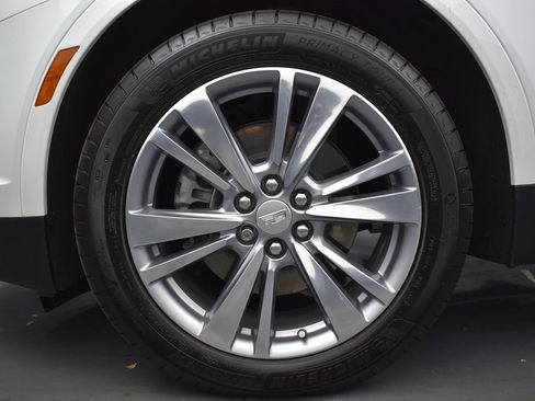 Certified 2024 Cadillac XT5 Premium Luxury w/ LPO, Floor Liner Package image 8